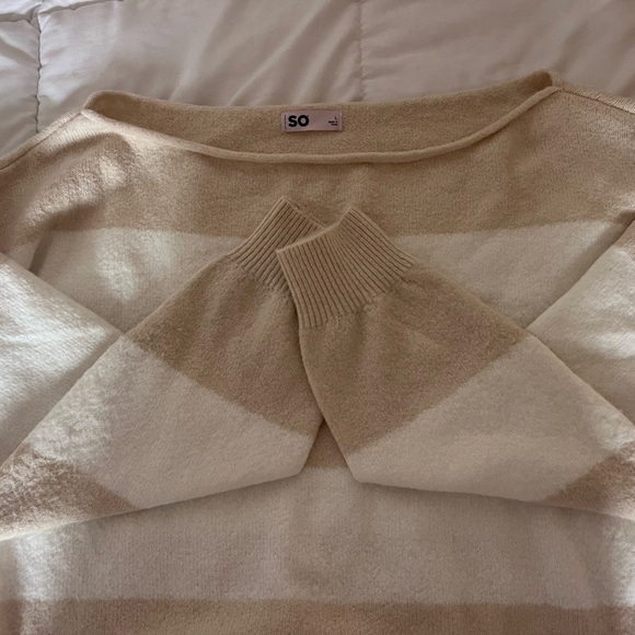 SO Women's Sweater in Cream and White Stripes - Picture 5 of 5